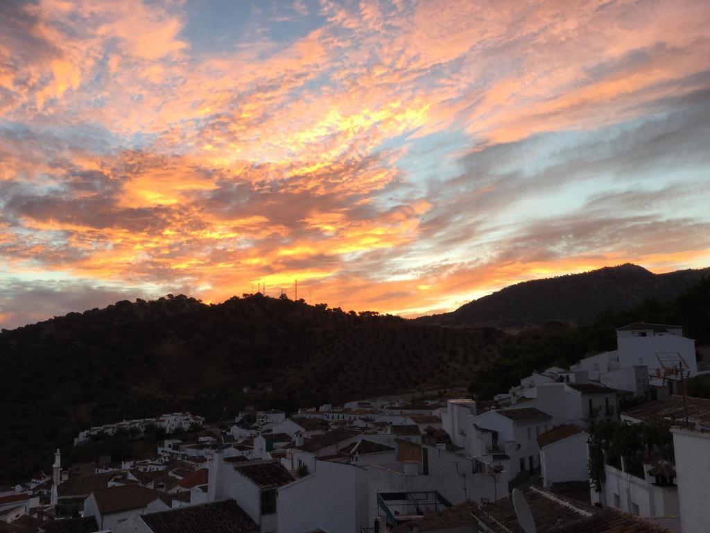 Los Cazadores Bed and Breakfast El Gastor Buitenkant foto